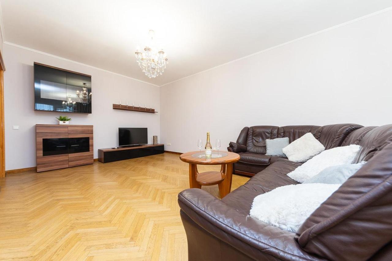 Spacious Apartments In The Center Of Obolon 2 Bedrooms Kiev Exterior foto