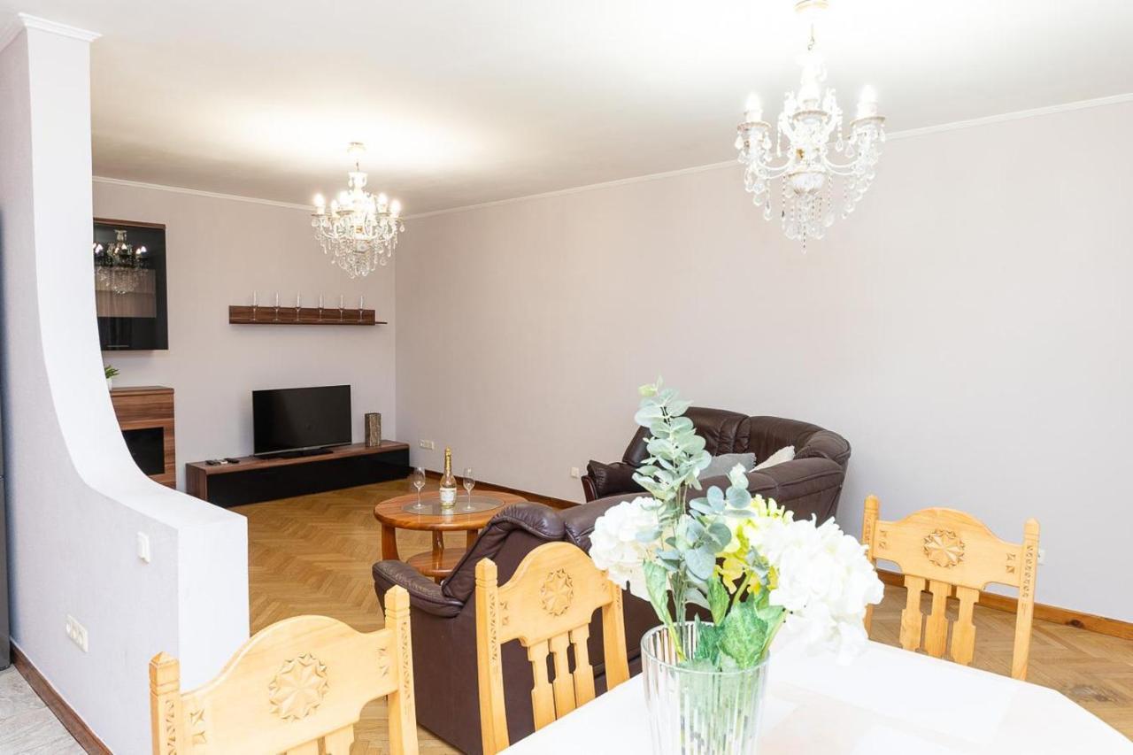 Spacious Apartments In The Center Of Obolon 2 Bedrooms Kiev Exterior foto
